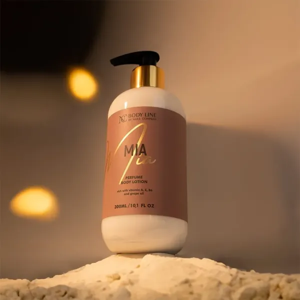 Crème hydratante pour le corps et les mains Mia - 300ml
