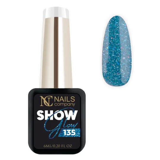 Vernis semi-permanent Show Glow 135 avec paillettes réflectives.
