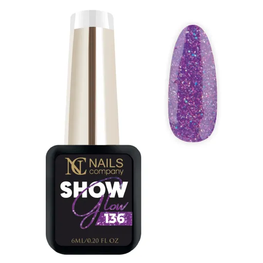 Vernis semi-permanent Show Glow 136 avec paillettes réflectives.