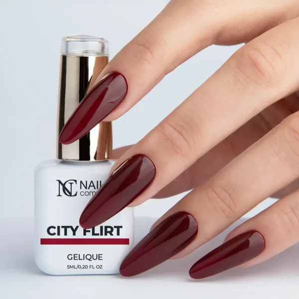 Vernis semi permanent rouge foncé City Flirt