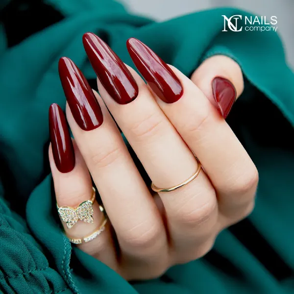 Vernis semi permanent rouge foncé City Flirt
