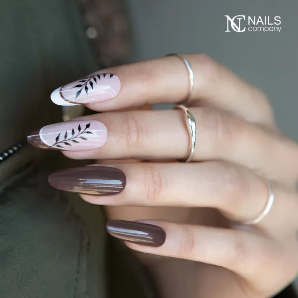 Vernis semi permanent marron Mocha Avenue