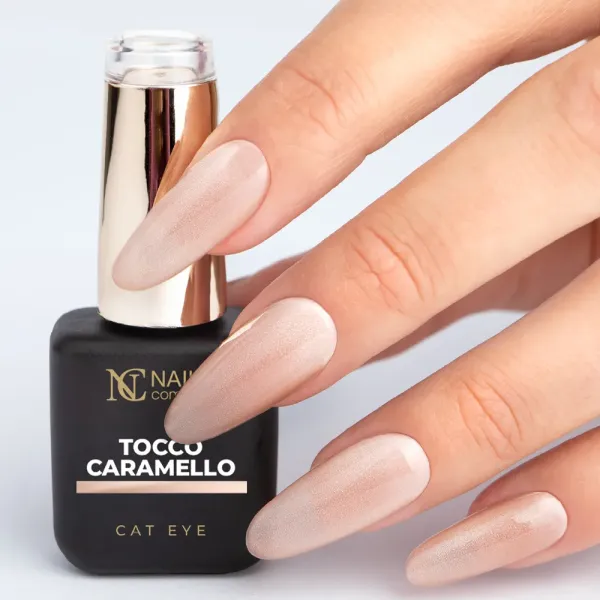 Vernis semi permanent effet cat eye caramel Tocco Caramello de la collection Pastella Mia.
