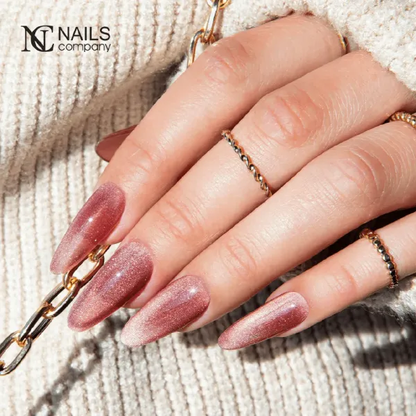 Vernis effet cat eye rose poudré Incanto 😺