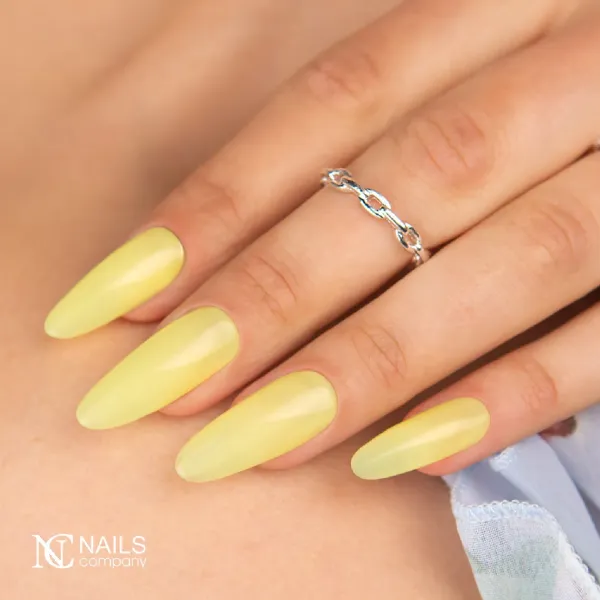 inspiration ongle jaune pastel