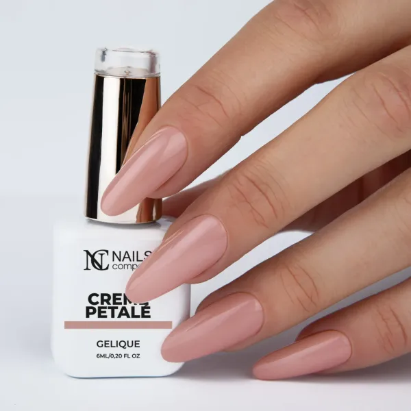 Vernis rose nude Creme Petale de la collection La Petite.