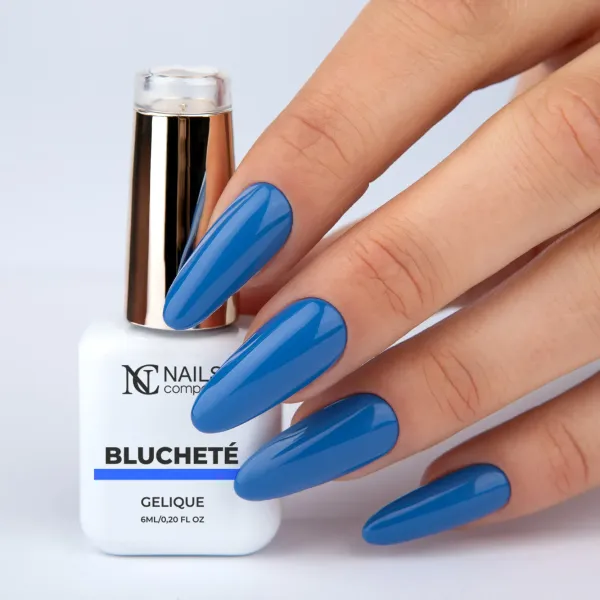Vernis semi permanent bleu marine Blucheté de la collection La Petite.