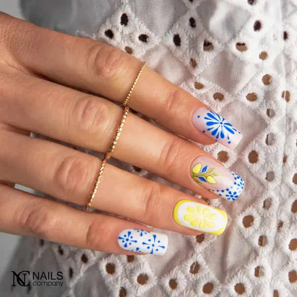 Inspiration ongles jaune néon Goldita