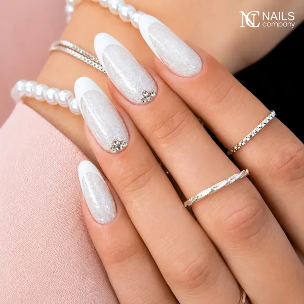 Inspiration ongle effet sirène blanc