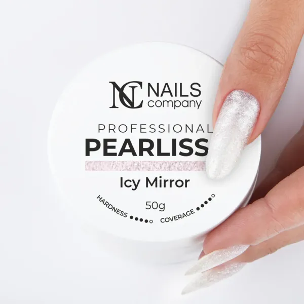 Icy Mirror est un gel UV sans limage argenté avec un effet nacré.