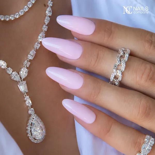 Inspiration ongle rose pâle